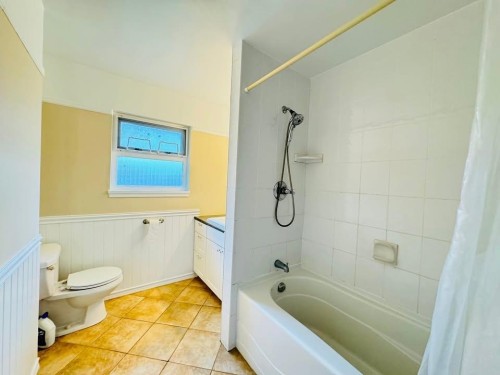 8400 Fairhurst Road, Richmond, BC - Indoor Photo Showing Bathroom