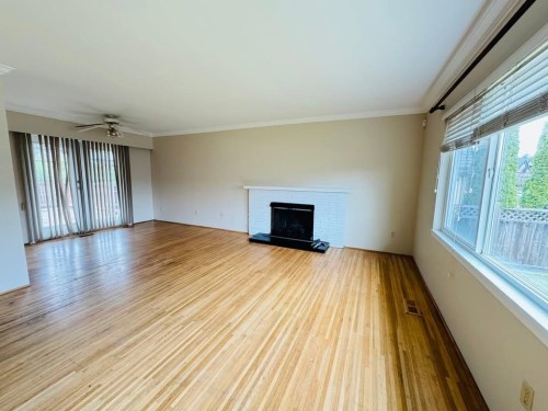 8400 Fairhurst Road, Richmond, BC - Indoor Photo Showing Other Room With Fireplace
