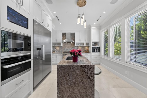 3285 12Th Avenue W, Vancouver, BC 