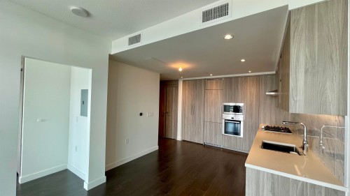 3801-4720 Lougheed Highway, Burnaby, BC - Indoor Photo Showing Other Room