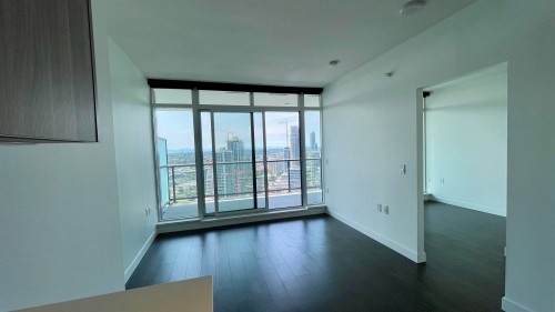 3801-4720 Lougheed Highway, Burnaby, BC - Indoor Photo Showing Other Room
