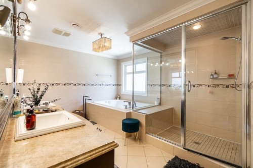 8800 Moore Road, Richmond, BC - Indoor Photo Showing Bathroom