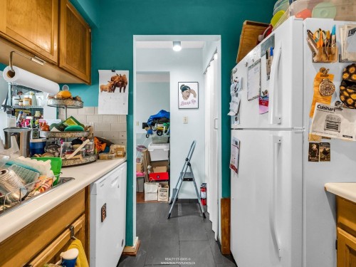 1330 7Th Avenue W, Vancouver, BC - Indoor
