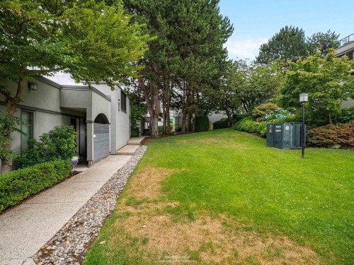 1330 7Th Avenue W, Vancouver, BC - Outdoor