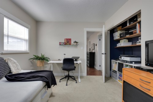 3821 Lonsdale Avenue, North Vancouver, BC 