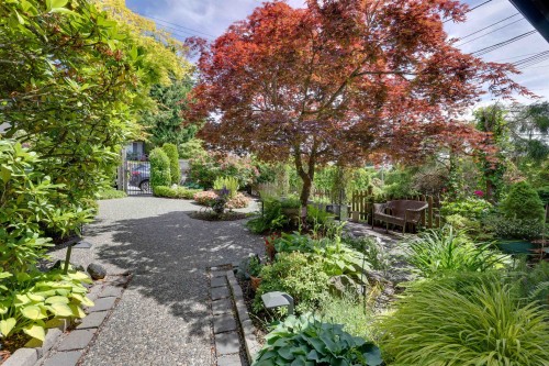 3821 Lonsdale Avenue, North Vancouver, BC 