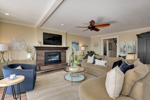 3821 Lonsdale Avenue, North Vancouver, BC 