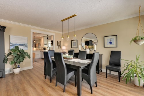 3821 Lonsdale Avenue, North Vancouver, BC 