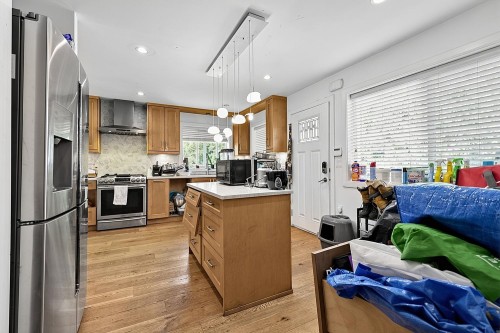 5430 Melbourne Street, Vancouver, BC - Indoor Photo Showing Kitchen With Upgraded Kitchen