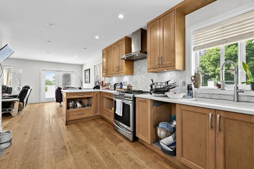 5430 Melbourne Street, Vancouver, BC - Indoor Photo Showing Kitchen