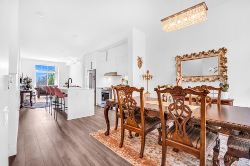 144-3529 Baycrest, Coquitlam, BC - Indoor Photo Showing Dining Room