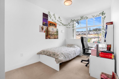 144-3529 Baycrest, Coquitlam, BC - Indoor Photo Showing Bedroom