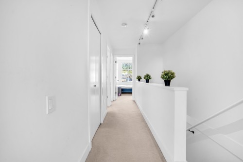 144-3529 Baycrest, Coquitlam, BC - Indoor Photo Showing Other Room