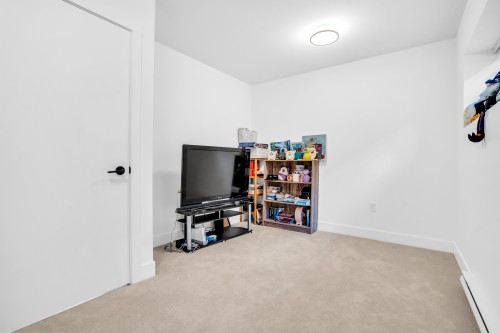 144-3529 Baycrest, Coquitlam, BC - Indoor Photo Showing Other Room