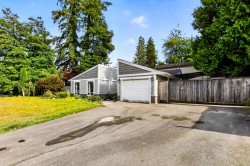 21598 Spring Avenue Maple Ridge, BC V4R 2K6