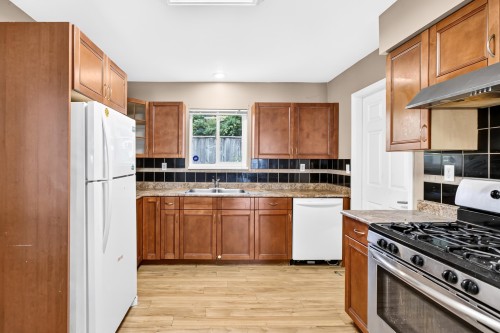 21598 Spring Avenue, Maple Ridge, BC 