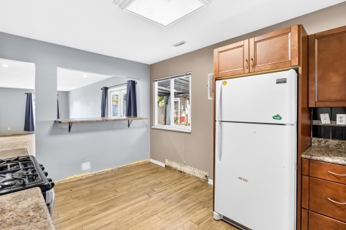 21598 Spring Avenue, Maple Ridge, BC 