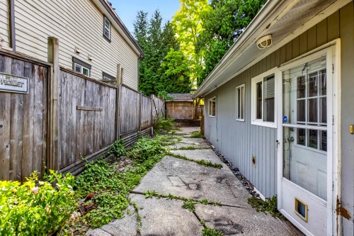 21598 Spring Avenue, Maple Ridge, BC 