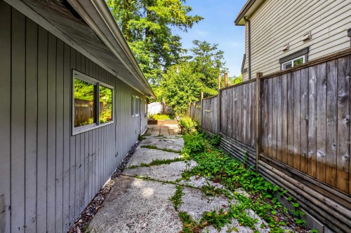 21598 Spring Avenue, Maple Ridge, BC 