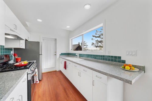 28 Passage Island, Vancouver, BC 