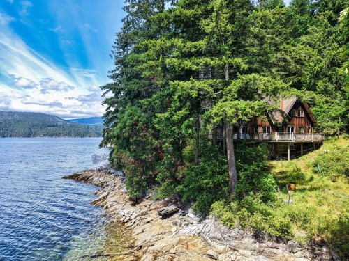 6787 Sechelt Inlet Road, Sechelt, BC 