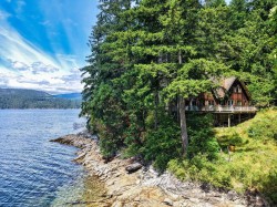 6787 Sechelt Inlet Road Sechelt, BC V7Z 0L2