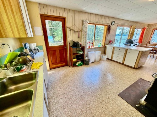 6787 Sechelt Inlet Road, Sechelt, BC 
