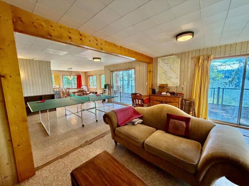 6787 Sechelt Inlet Road, Sechelt, BC 