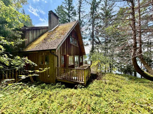 6787 Sechelt Inlet Road, Sechelt, BC 