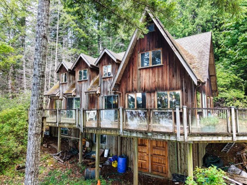 6787 Sechelt Inlet Road, Sechelt, BC 