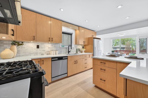 4377 12Th Avenue W, Vancouver, BC 