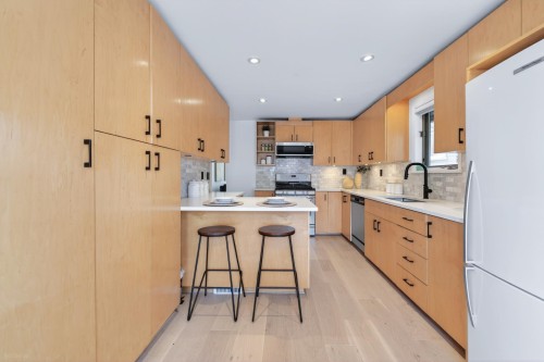4377 12Th Avenue W, Vancouver, BC 