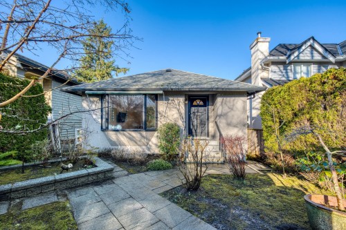 4377 12Th Avenue W, Vancouver, BC 