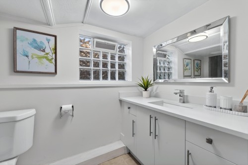 4377 12Th Avenue W, Vancouver, BC 