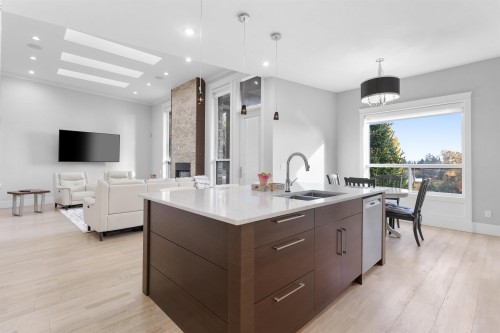 8656 Gilley Avenue, Burnaby, BC 