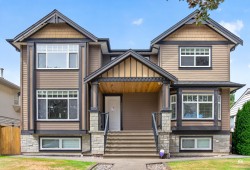 3873 Pine Street  Burnaby, BC V5G 1Z3