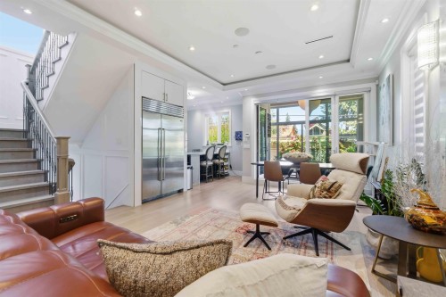 3537 18Th Avenue W, Vancouver, BC 