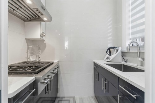 3537 18Th Avenue W, Vancouver, BC 