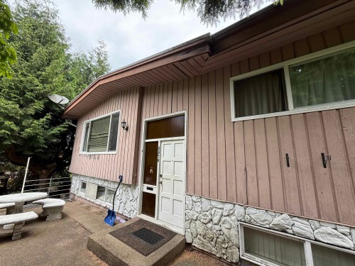 3570 Douglas Road, Burnaby, BC - Outdoor With Exterior