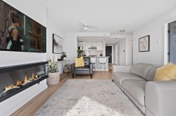 1207-455 Beach Crescent  Vancouver, BC V6Z 3E5