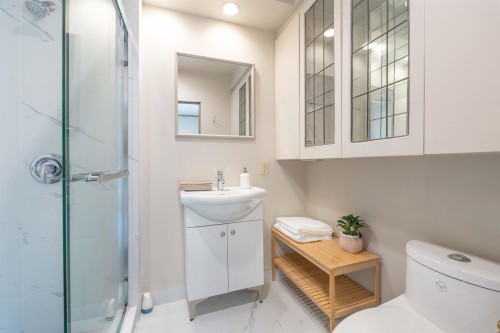 3870 17Th Avenue W, Vancouver, BC 