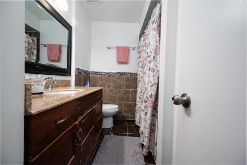 10240 Algonquin Drive, Richmond, BC - Indoor Photo Showing Bathroom