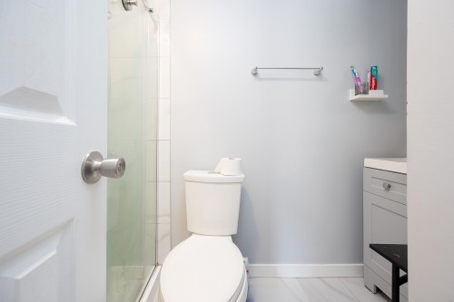 10240 Algonquin Drive, Richmond, BC - Indoor Photo Showing Bathroom
