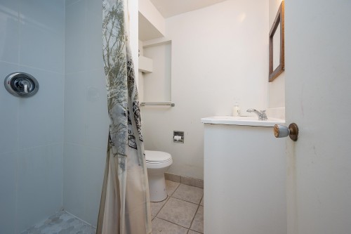 10240 Algonquin Drive, Richmond, BC - Indoor Photo Showing Bathroom