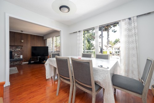 10240 Algonquin Drive, Richmond, BC - Indoor Photo Showing Dining Room
