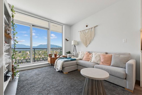 2611-1955 Alpha Way, Burnaby, BC - Indoor Photo Showing Living Room