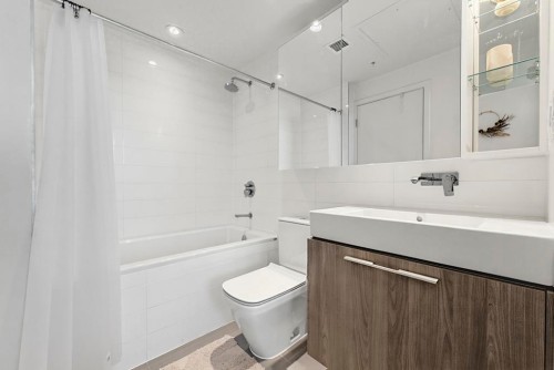 2611-1955 Alpha Way, Burnaby, BC - Indoor Photo Showing Bathroom