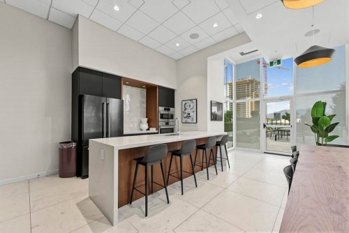 2611-1955 Alpha Way, Burnaby, BC - Indoor Photo Showing Kitchen