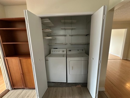 11437 Kingcome Avenue, Richmond, BC - Indoor Photo Showing Laundry Room