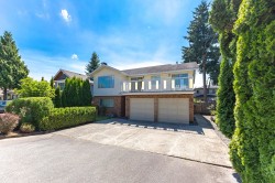 7622 17th Avenue Burnaby, BC V3N 1L7